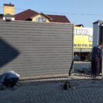 ворота из профнастила с горизонтальной зашивкой