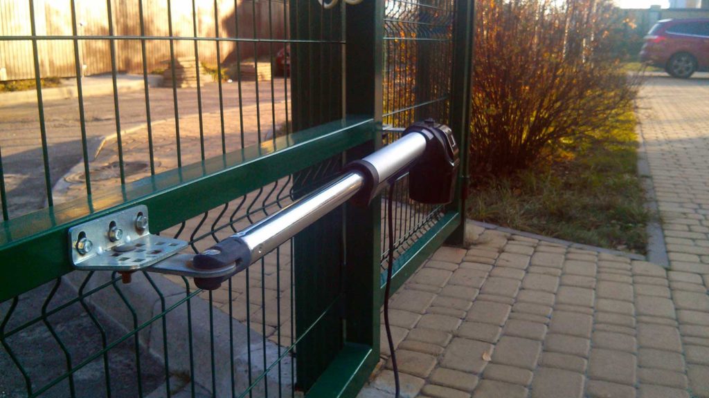 Монтаж автоматики для распашных ворот
